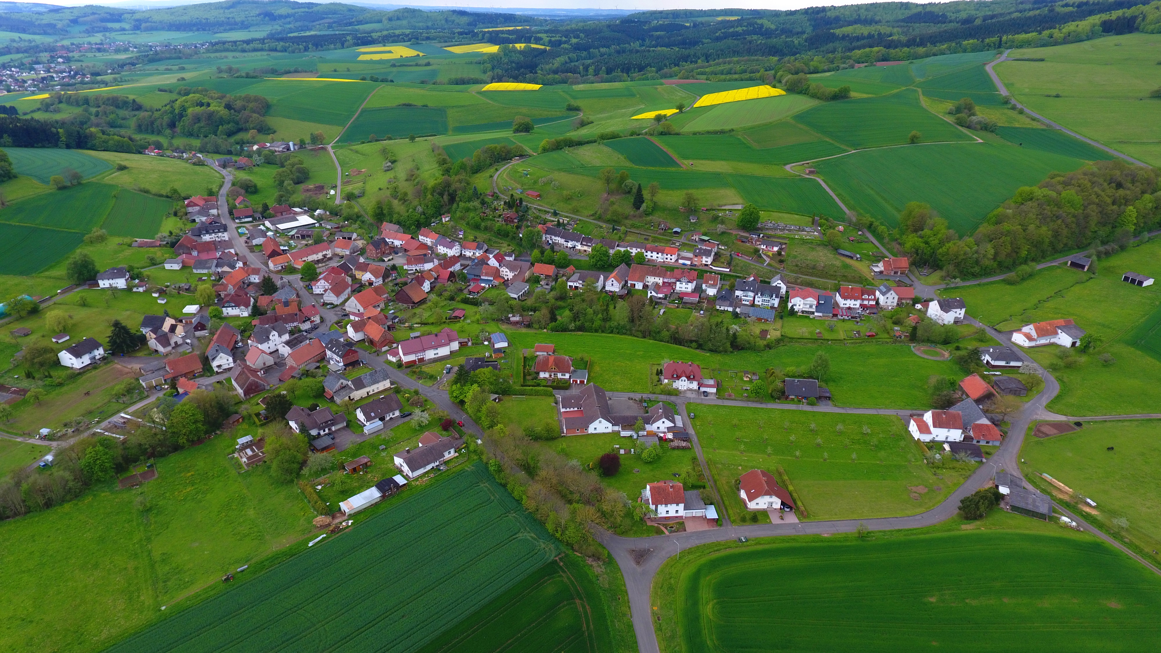 Luftbild des Ortes Friedigerode