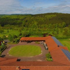 Luftbild vom Gebäude der Golfclub Anlage